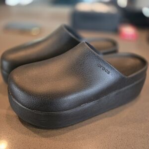 Crocs Dylan Platform Clogs